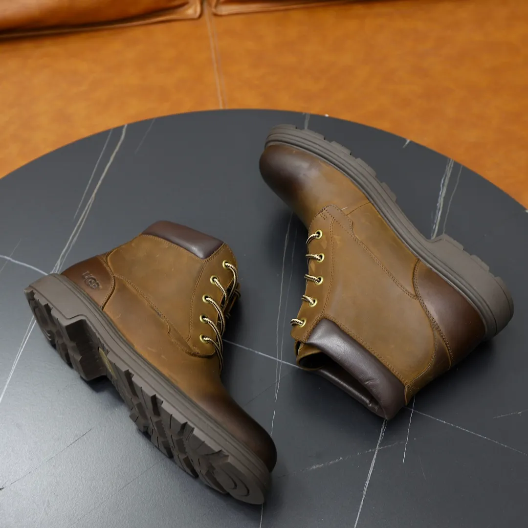 Ex-factory price: 640 thick wool imported from Australia Brand: UGG genuine purchasing agent Size: 39–44 Grade: Official website 1:1 Material: First-layer genuine leather waterproof and anti-freeze upper Real wool lining Original non-slip wear-resistant lightweight soft outsole Style category: Men's casual shoes Trendy style Comfortable on the feet Color: Real picture color